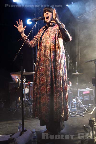 BAT FOR LASHES - 2012-10-04 - PARIS - La Fleche d'Or - 